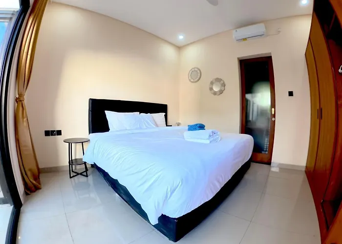 Balcony Room, 8 Minute Walk To - Nvb Habitación en casa particular