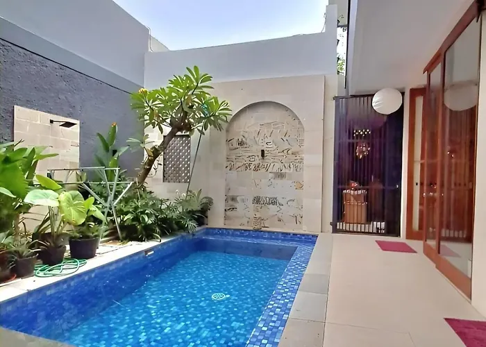 Balcony Room, 8 Minute Walk To - Nvb