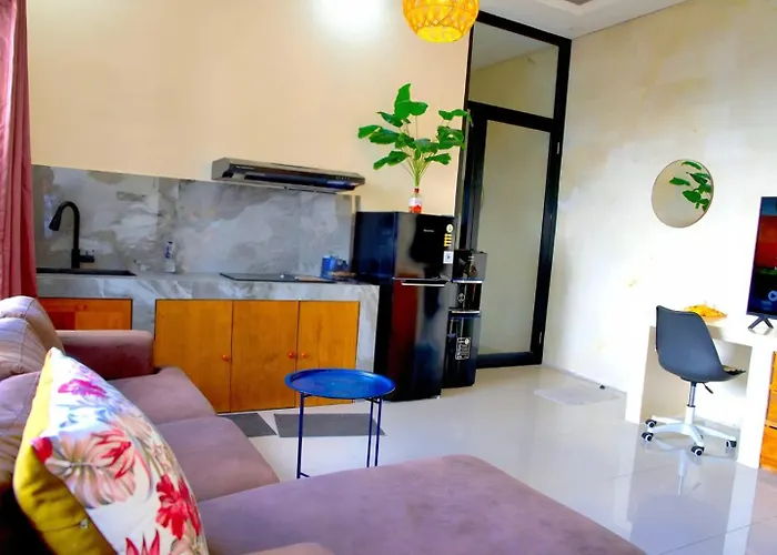 Balcony Room, 8 Minute Walk To - Nvb Habitación en casa particular Sanur